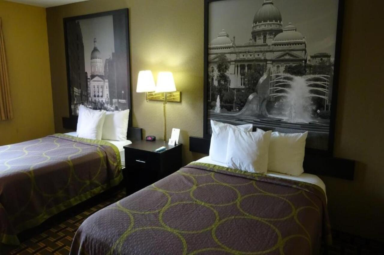 Super 8 By Wyndham Terre Haute Extérieur photo