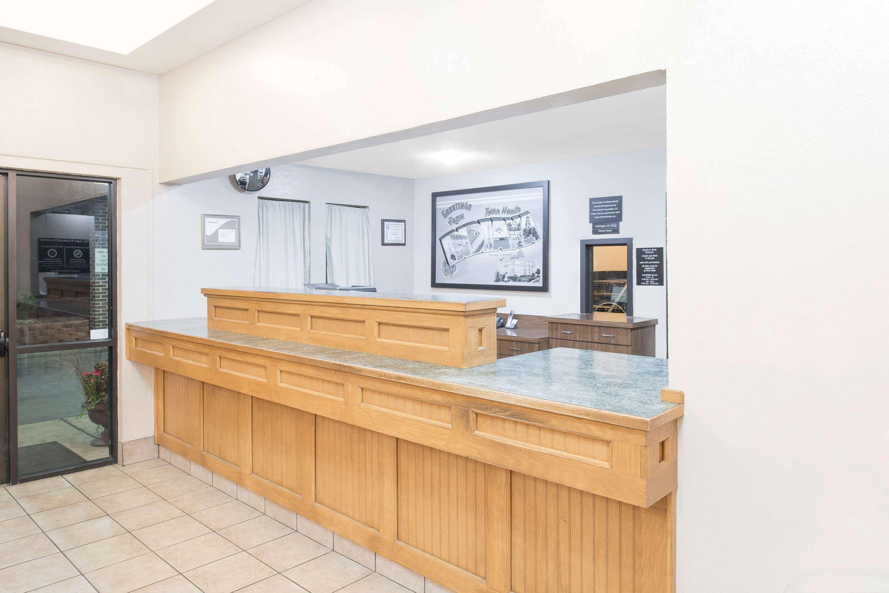 Super 8 By Wyndham Terre Haute Extérieur photo
