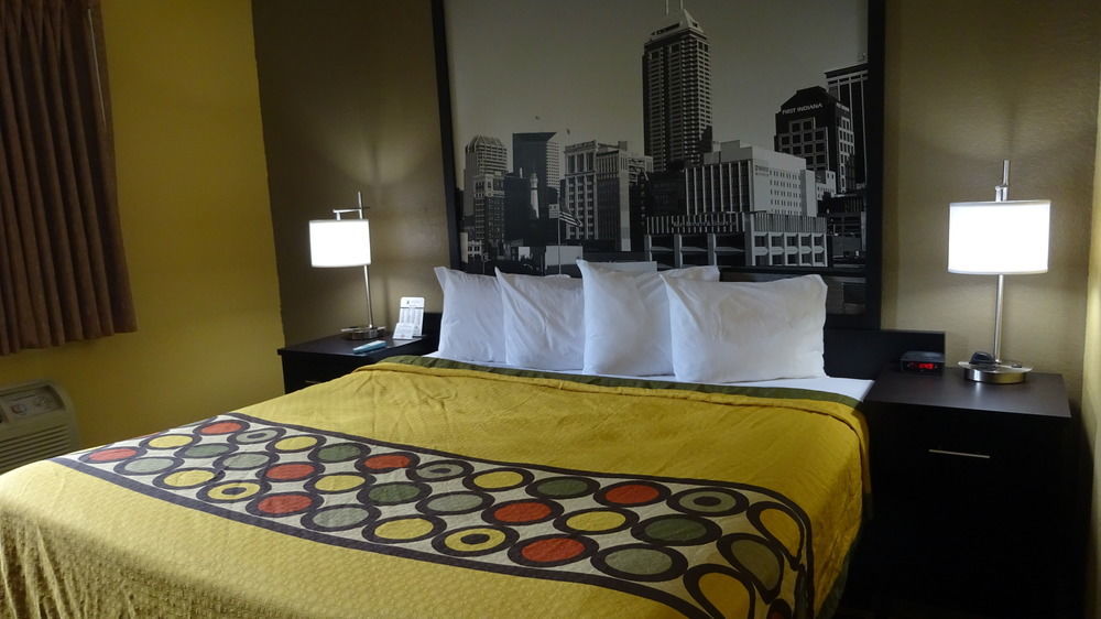 Super 8 By Wyndham Terre Haute Extérieur photo