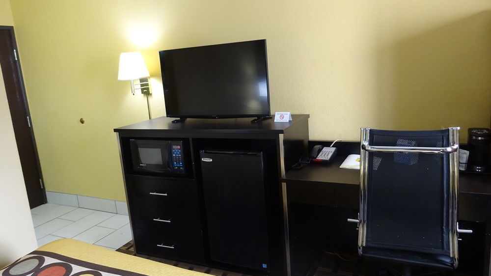 Super 8 By Wyndham Terre Haute Extérieur photo